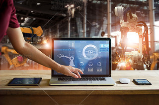 电脑监控广告与计算机软件开发 技术、应用与伦理探讨